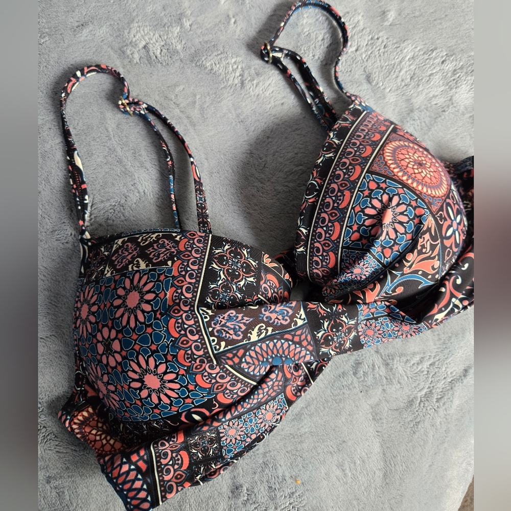 Patterned Removable Padding Bikini TOP